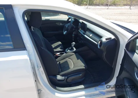 2019 Kia Forte Lxs z USA, uszkodzony, nr VIN 3KPF24ADXKE087302